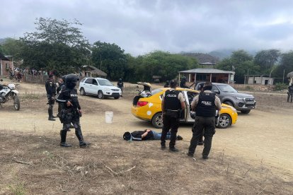 Los detenidos fueron puestos a órdenes de la autoridad competente para que determine su situación jurídica.