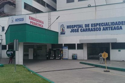 En el hospital del IESS ingresaron a las dos heridas.