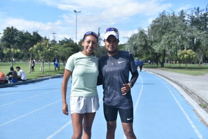 Su esposo Kevin López es también su entrenador y con quien ha vivido “las verdes y maduras” en el atletismo.