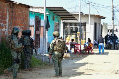 Militares resguardan uno de los sectores más peligrosos de Durán.