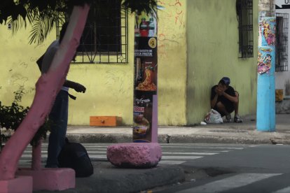 Los ‘chamberos’ consumen droga a plena luz del día
