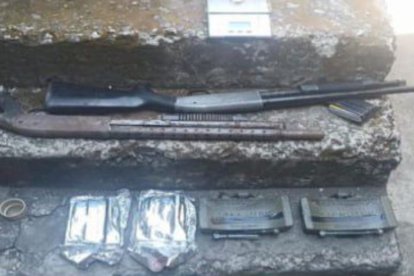 En el operativo se incautó armas largas.