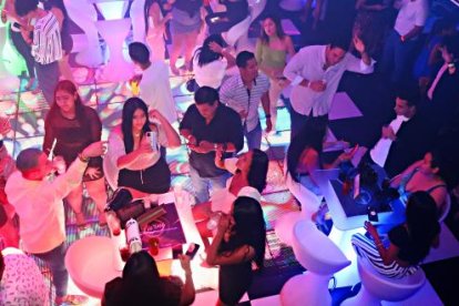 Los jóvenes prefieren las discotecas y sus nuevas propuestas de ritmos.