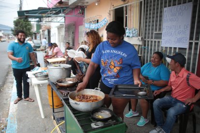 En la 31 y El oro no faltaron los platos típicos. La fiesta arrancó a las 11:00.