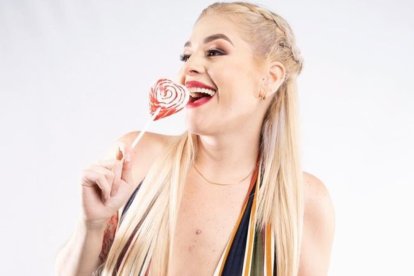 Liberal, sexi, talentosa y diferente, cuatro palabras con las que se define Carolina Terán, una hincha ‘a muerte’ de Barcelona.