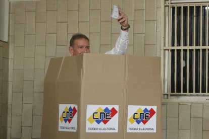 González ejerció su derecho al voto en Caracas.