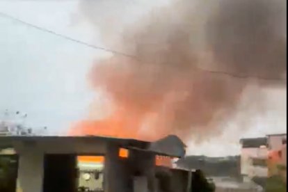 El incendio se habría originado por un corto circuito.