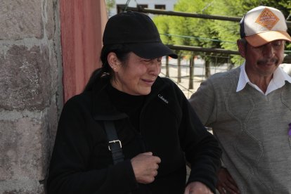 La madre de la víctima también fue al plantón por su hija.