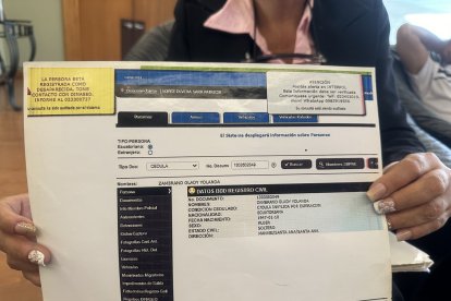 Gladys Torres tiene unos documentos que dicen que aparantemente sería hija de una mujer que se llama Glady Zambrano, no de María Quito. El ADN dirá su verdad.