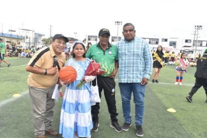 Ufredo Borbor; Analy Delgado, la Criolla Bonita; Lino Hurtado y Simón Gutiérrez