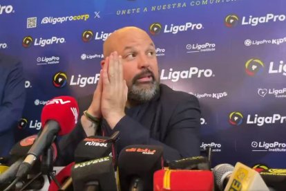 El presidente de LigaPro Miguel Ángel Loor dijo que busca llegar a un arreglo con los árbitros