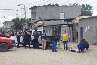 El ataque se cometió a un costado de una calle del barrio San Vicente, en la zona sur del cantón La Libertad.