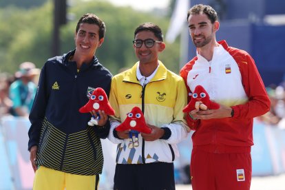 Caio Bonfim de Brasil medalla de plata,  Daniel Pintado de Ecuador con la de oro y  Alvaro Martin de España medalla de bronce.