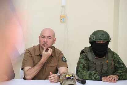 El ministro de Defensa Gian Carlo Loffredo estuvo en la rueda de prensa.