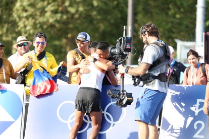 Pintado y Chocho se fundieron en un abrazo tras la medalla.
