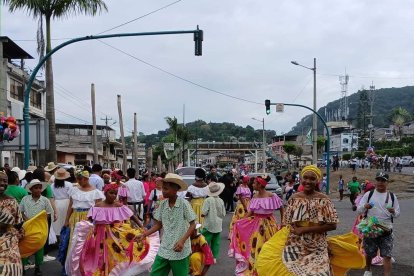 Hubo desfiles en la ciudad de Esmeraldas.
