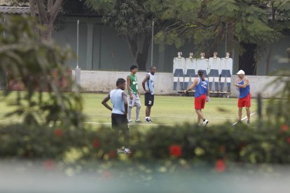 En 2010, Sebastián Beccacece fue el asistente técnico de Jorge Sampaoli en Emelec.