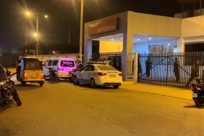 En Huaquillas a un hombre le impactaron 12 disparos de arma de fuego.