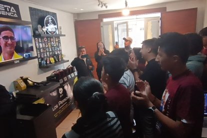 La alegría de familiares y amigos de Daniel cuando fue proclamado campeón olímpico.