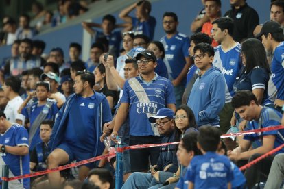Los hinchas de Emelec estaban preocupados al perder en el Capwell.