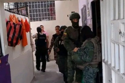 Está nueva evasión ocurre después de 11 días del reporte de fuga de tres peligrosos sujetos que cumplían penas en esta cárcel manabita.