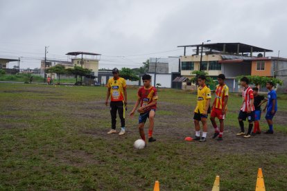 Tras la vinculación de Pacho a PSG, los pelados entrenaron con más motivación.