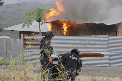 La Policía intervino zonas de Nueva Prosperina.