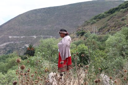 Familiares de la víctima colaboran en las búsquedas.