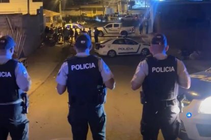 La Policía llegó al lugar para levantar indicios balísticos.