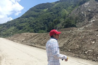 En esta montaña de lodo y escombros los vecinos aseguran que escuchan gritos de auxilio por las noches.