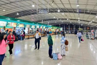 Al menos 80.000 personas salieron de viaje en este feriado.