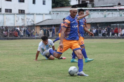 Carlos Ordóñez no tuvo recelo en los cruces y en las acciones ofensivas.