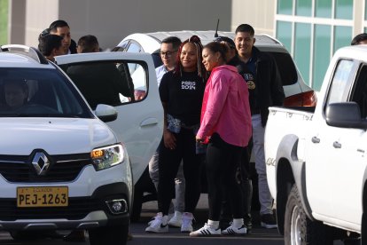 Así fueron recibidas Neisi Dajomes y Angie Palacios.