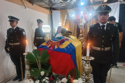 El cuerpo del mayor Víctor Gaibor fue llevado a la provincia de Bolívar.