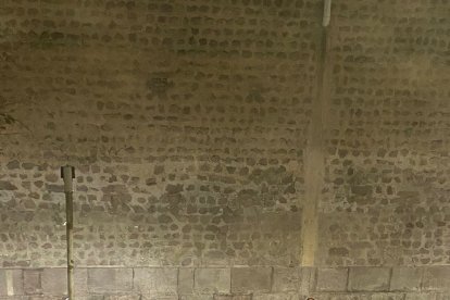 Lograron captar a quienes se llevaron la campana y los cables de la caja de transformación.