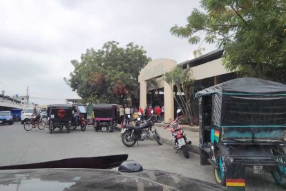 Varios clientes expusieron las cualidades del vendedor.