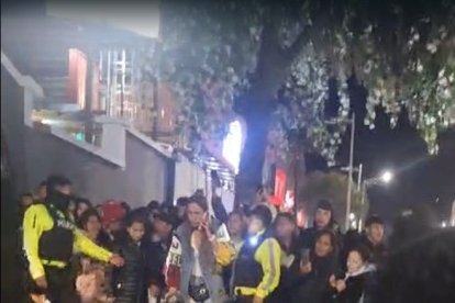 Tres jóvenes murieron en la calle J , en Solanda, sur de Quito.