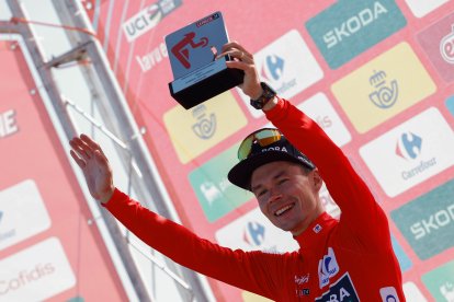 Primoz Roglic ganó la cuarta etapa y asumió el liderato de la Vuelta a España.