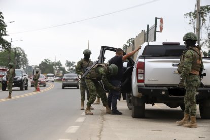 Durante el tiempo que EXTRA estuvo en la localidad, militares hallaron municiones y un arma de fuego en un operativo.