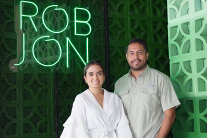 Milton junto a su esposa Adriana, fundadores de Rob Jon.