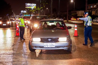 Los uniformados de la Agencia de Tránsito y Movilidad de Guayaquil serán dotados de cámaras personales, que grabarán cuando ejerzan control.
