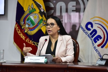 José Serrano acusó a la presidenta del CNE, Diana Atamait, de servir a los intereses del presidente Daniel Noboa.