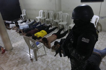 En el interior del centro clandestino estaban 19 personas, la cuales fueron retiradas.