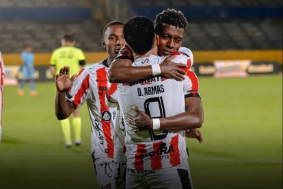 En la primera etapa, Técnico Universitario empató 1-1 con Macará.