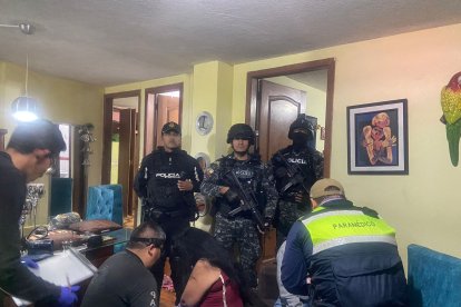 Se presume que las víctimas fueron secuestradas y embarcadas en el vehículo robado.