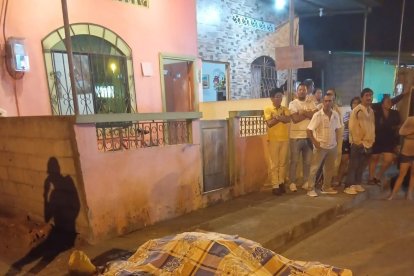 Se investiga si el adulto tenía antecedentes penales.