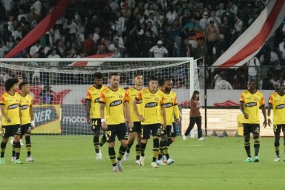 Barcelona y una noche triste en el Rodrigo Paz.