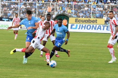 Técnico Universitario en el empate 1-1 ante Macará