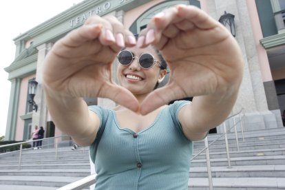 Antonella Valeriano es amante de la actuación desde la edad de los 

11 años.