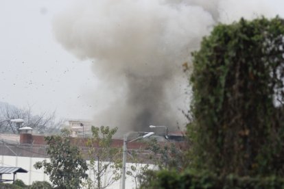La Policía se encontraba realizando labores de inspección del explosivo cuando ocurrió la detonación.